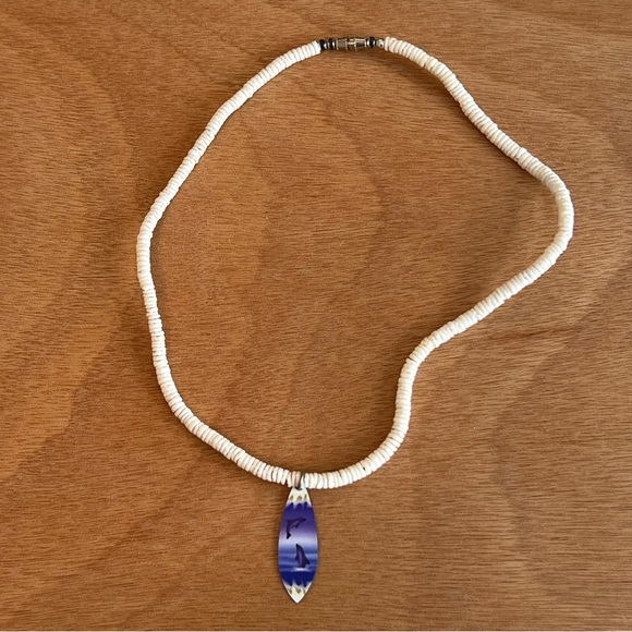 Authentic Vintage Y2K Puca Shell Necklace with Surfboard Shaped Dolphin Charm - Picture 3 of 5